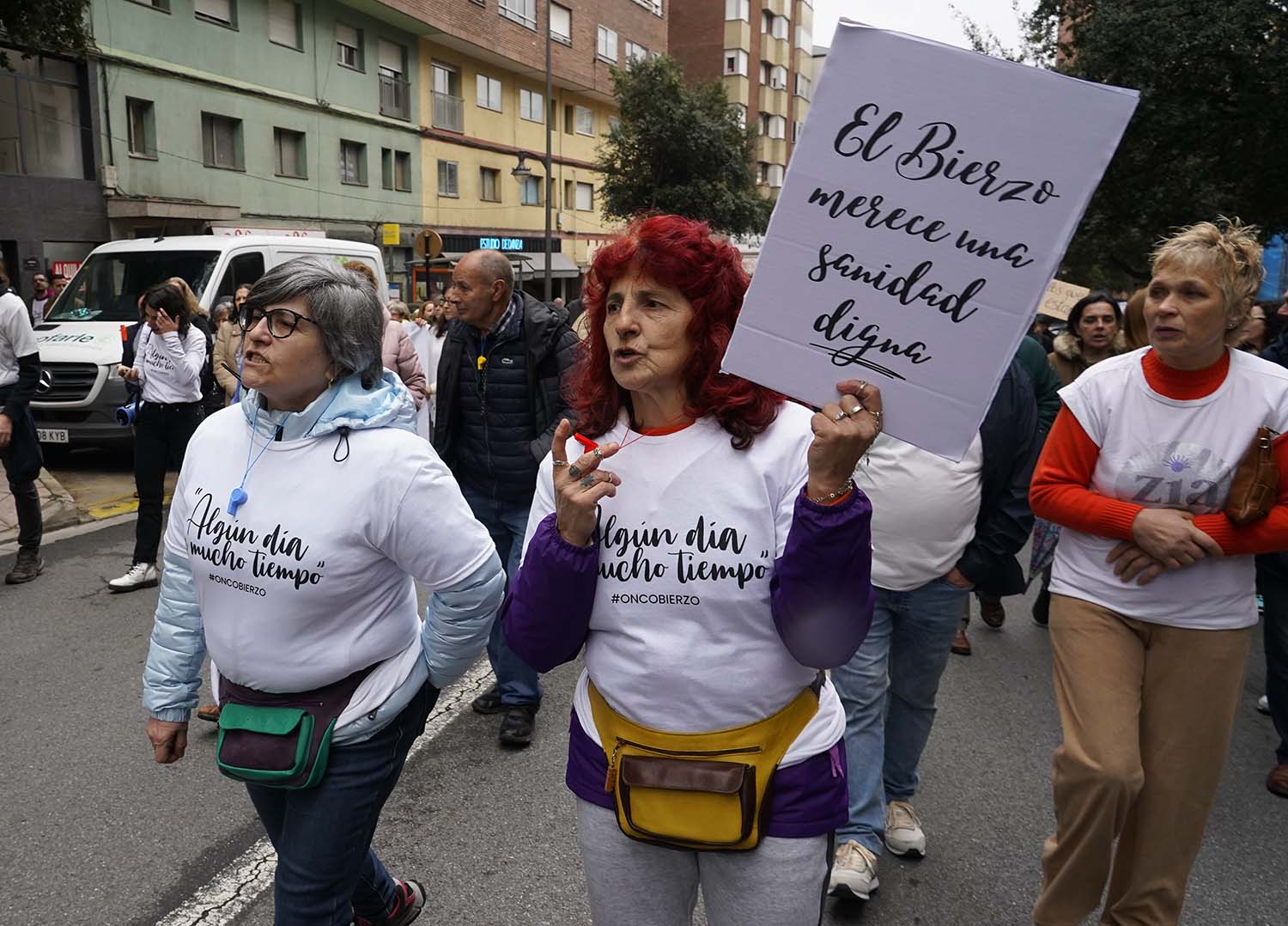 César Sánchez ICAL. Manifestación de la asociación oncobierzo para reclamar mejoras en el área de Oncología y todas las especialidades   sanitarias en el área de salud del Bierzo (1)