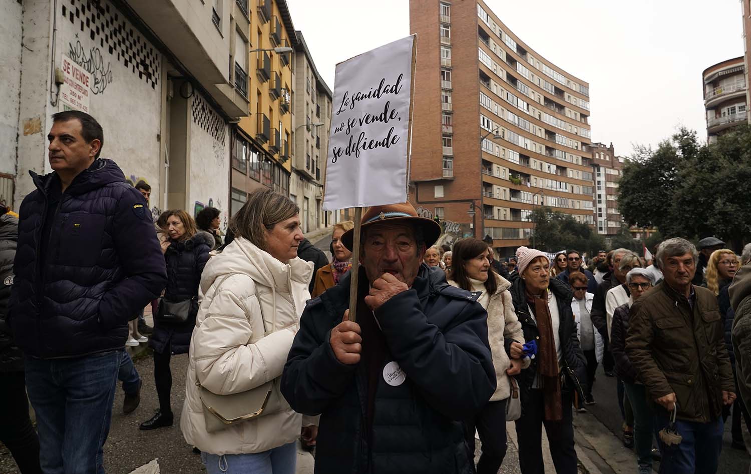 César Sánchez ICAL. Manifestación de la asociación oncobierzo para reclamar mejoras en el área de  Oncología y todas las especialidades sanitarias en el área de salud del Bierzo (2)