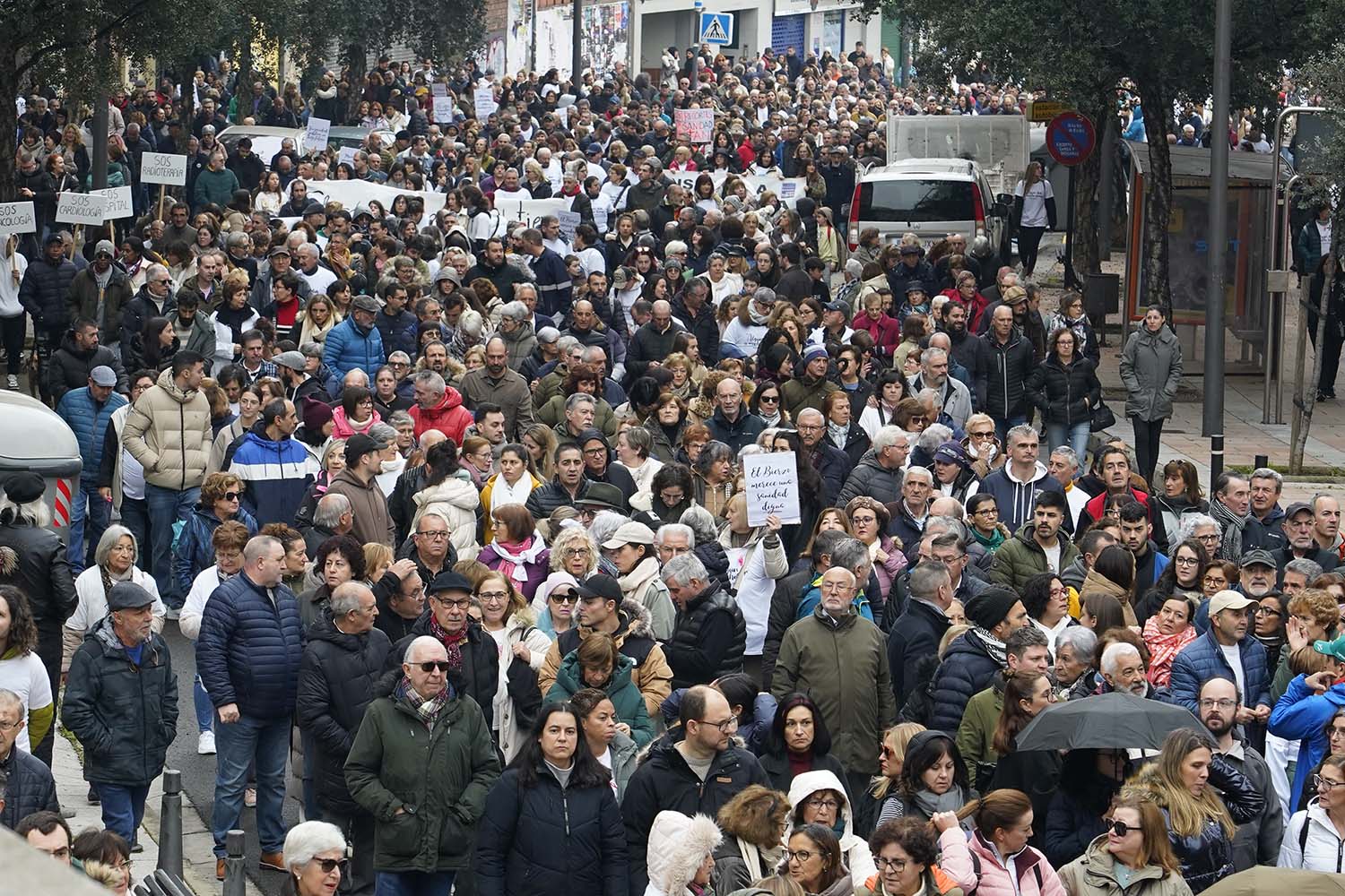 César Sánchez ICAL. Manifestación de la asociación oncobierzo para reclamar mejoras en el área de Oncología y todas las especialidades sanitarias en el área de salud del Bierzo (6)