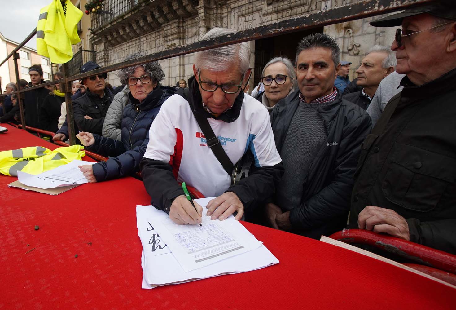 Oncobierzo entregará a la Junta más de 100.000 firmas para reclamar mejor atención sanitaria | César Sánchez / ICAL