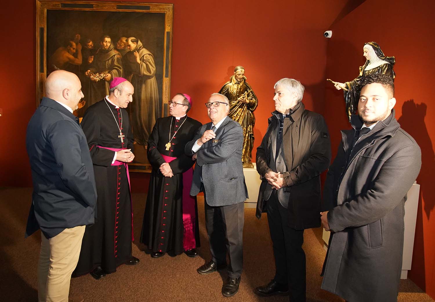 César Sánchez ICAL. El presidente de la Fundación Las Edades del Hombre, Abilio Martínez Varea, el consejero de Cultura, Turismo y Deporte, Gonzalo Santonja, y el alcalde de Villafranca, Anderson Batista 6