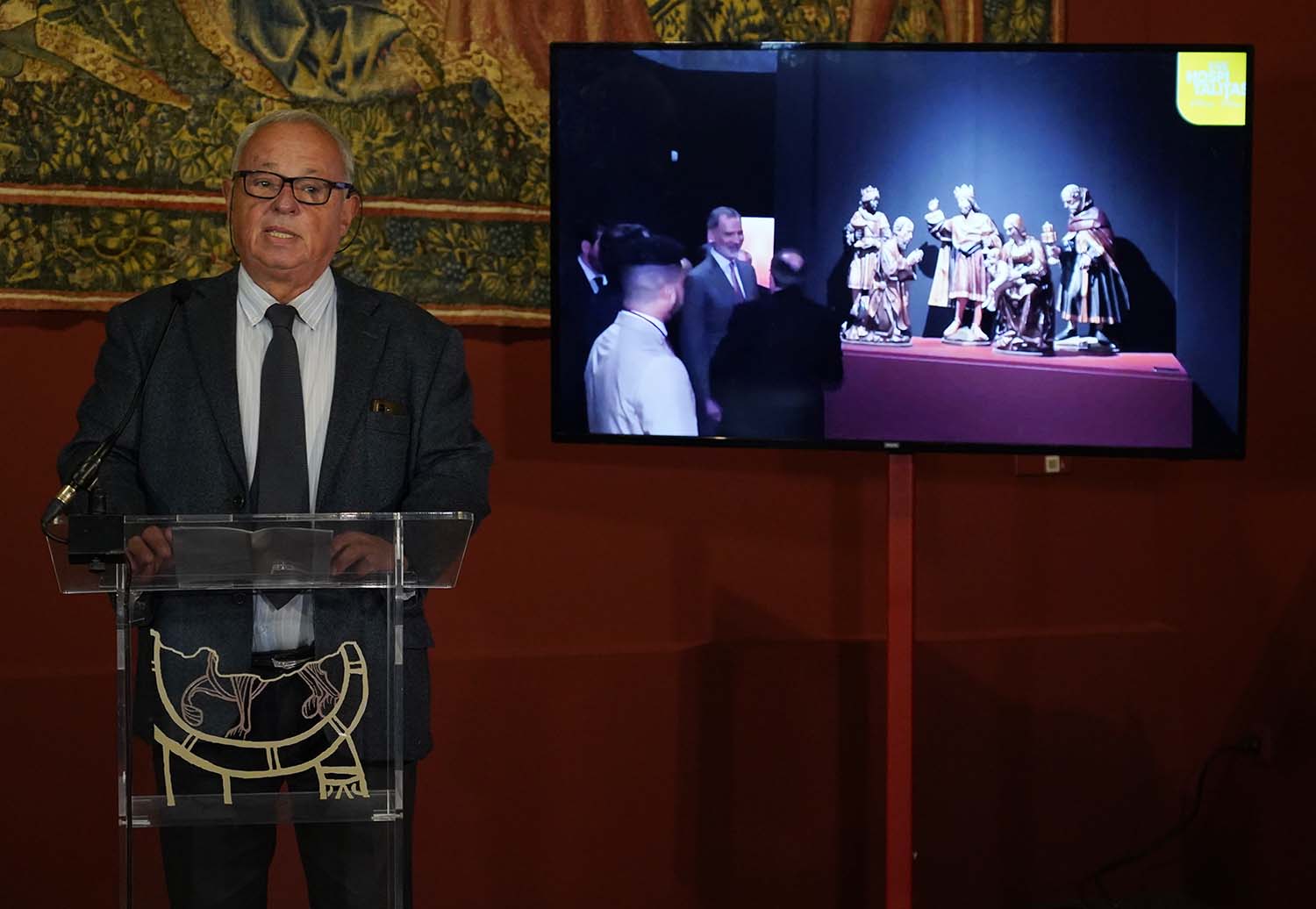 César Sánchez ICAL. El presidente de la Fundación Las Edades del Hombre, Abilio Martínez Varea, el consejero de Cultura, Turismo y Deporte, Gonzalo Santonja, y el alcalde de Villafranca, Anderson Batista.