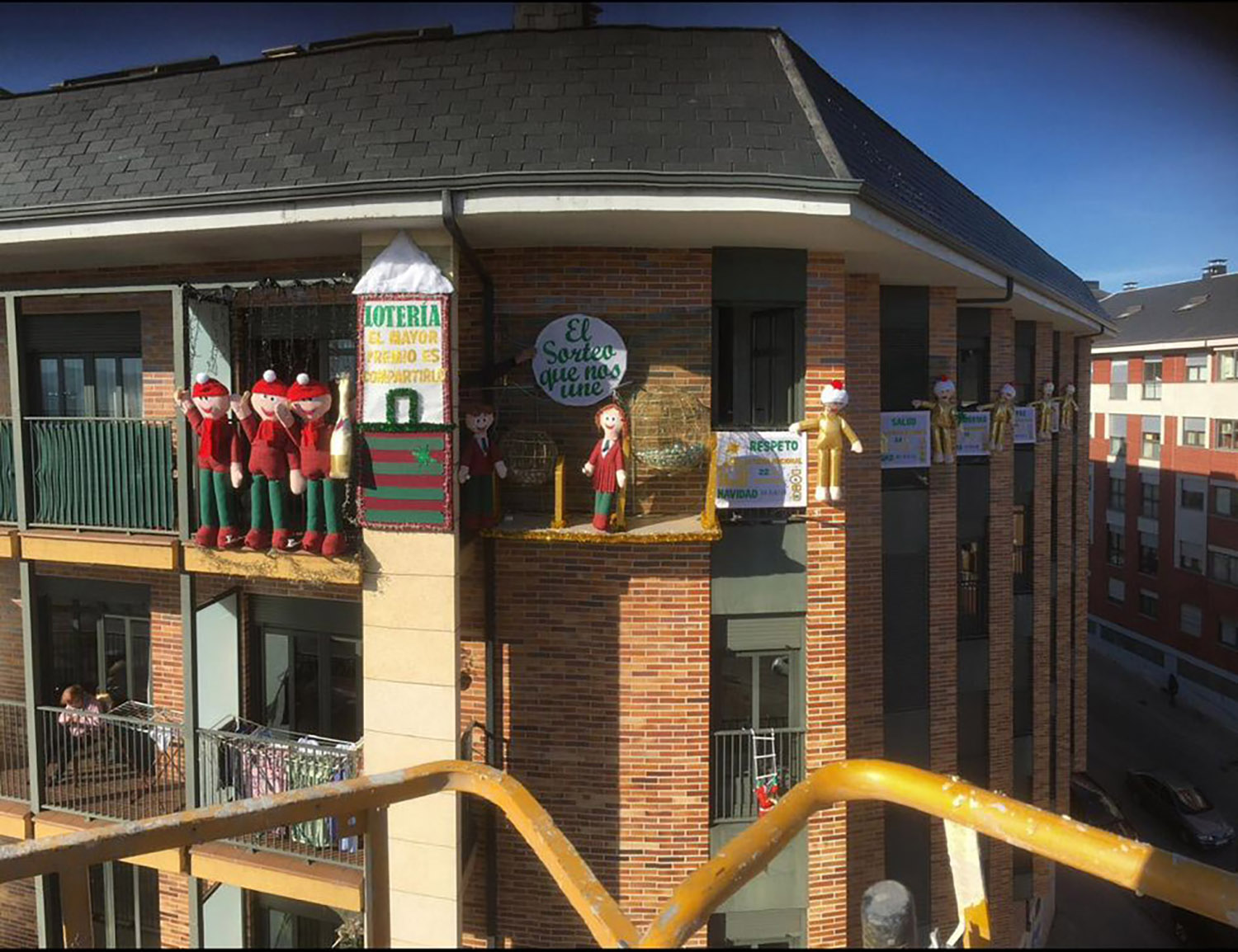 Balcón navideño de Carmen Rozas en Ponferrada