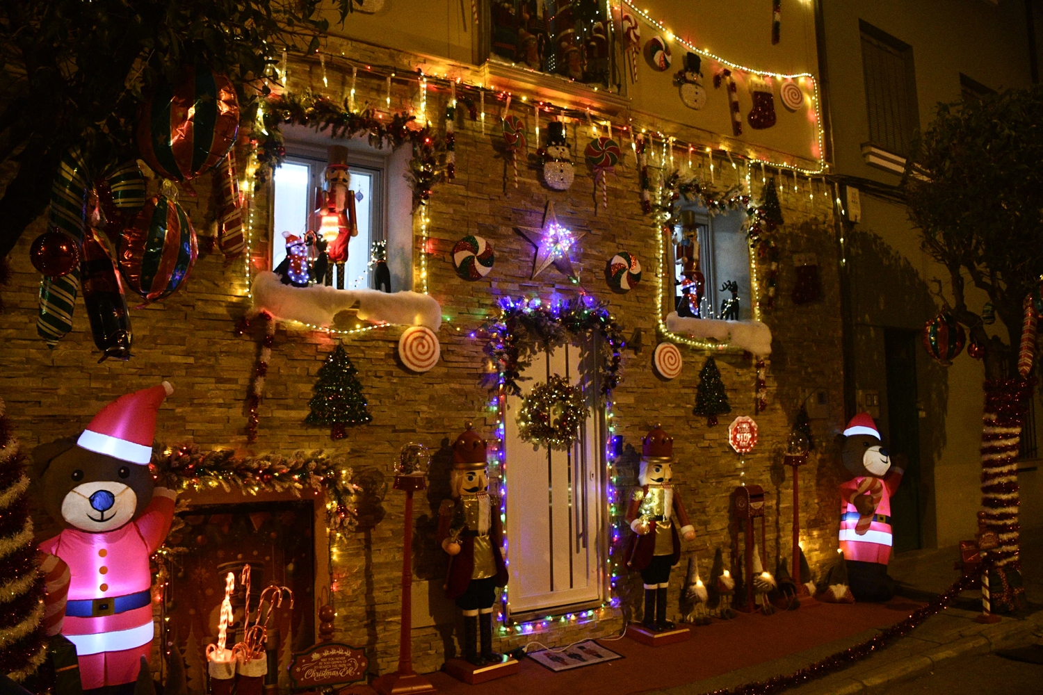 La casa del Grinch en Ponferrada (5)