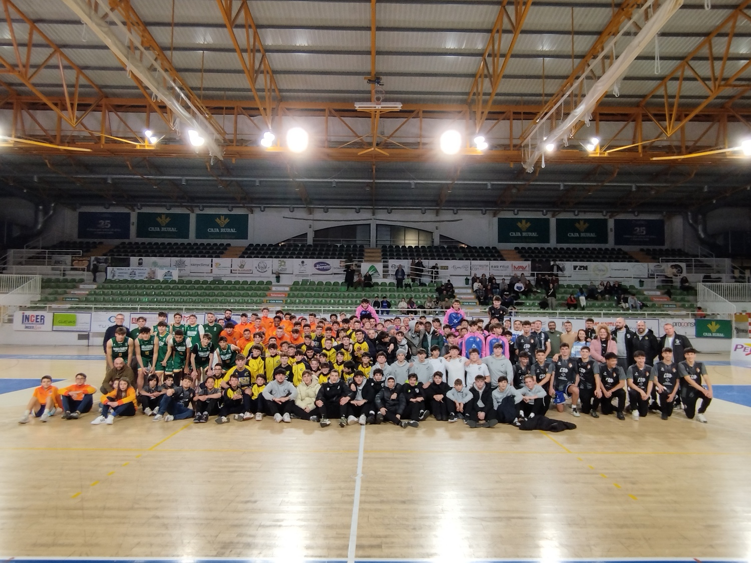 El Baloncesto Ciudad de Ponferrada campeón del Torneo de Reyes en las categorías infantil y júnior 