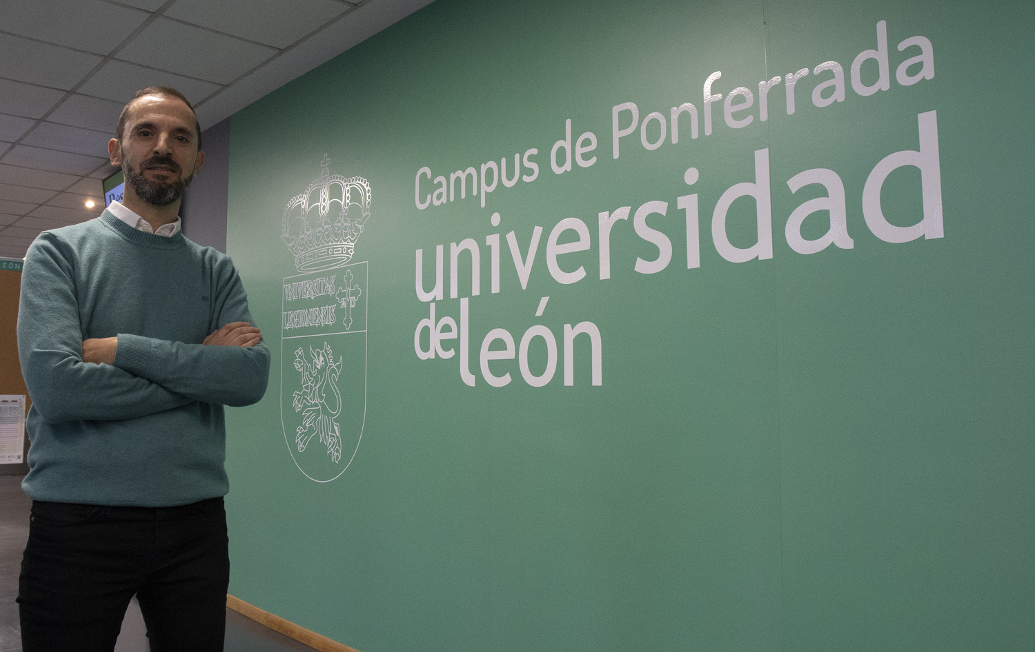 Marcos Guerra, investigador de la Universidad de León en el campus de Ponferrada, realiza un estudio sobre la conservación de las frutas y verduras del Bierzo una vez recolectadas | César Sánchez / ICAL