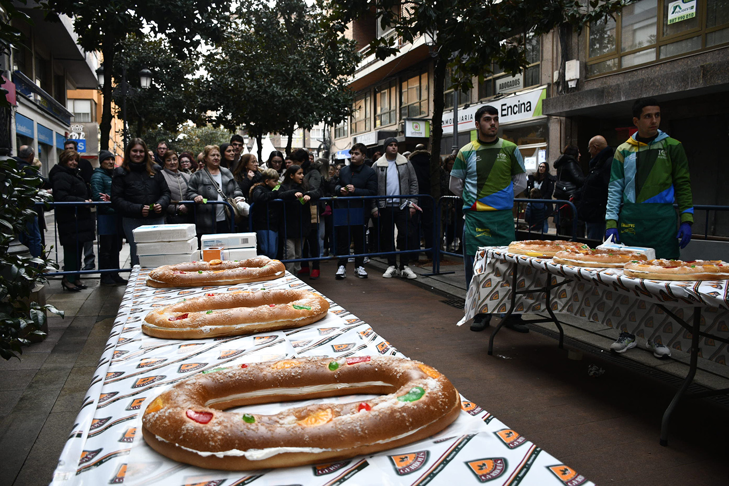 Templarium abre el apetito a Ponferrada con roscones que escondían 5.000 euros de premio | Dani Merino