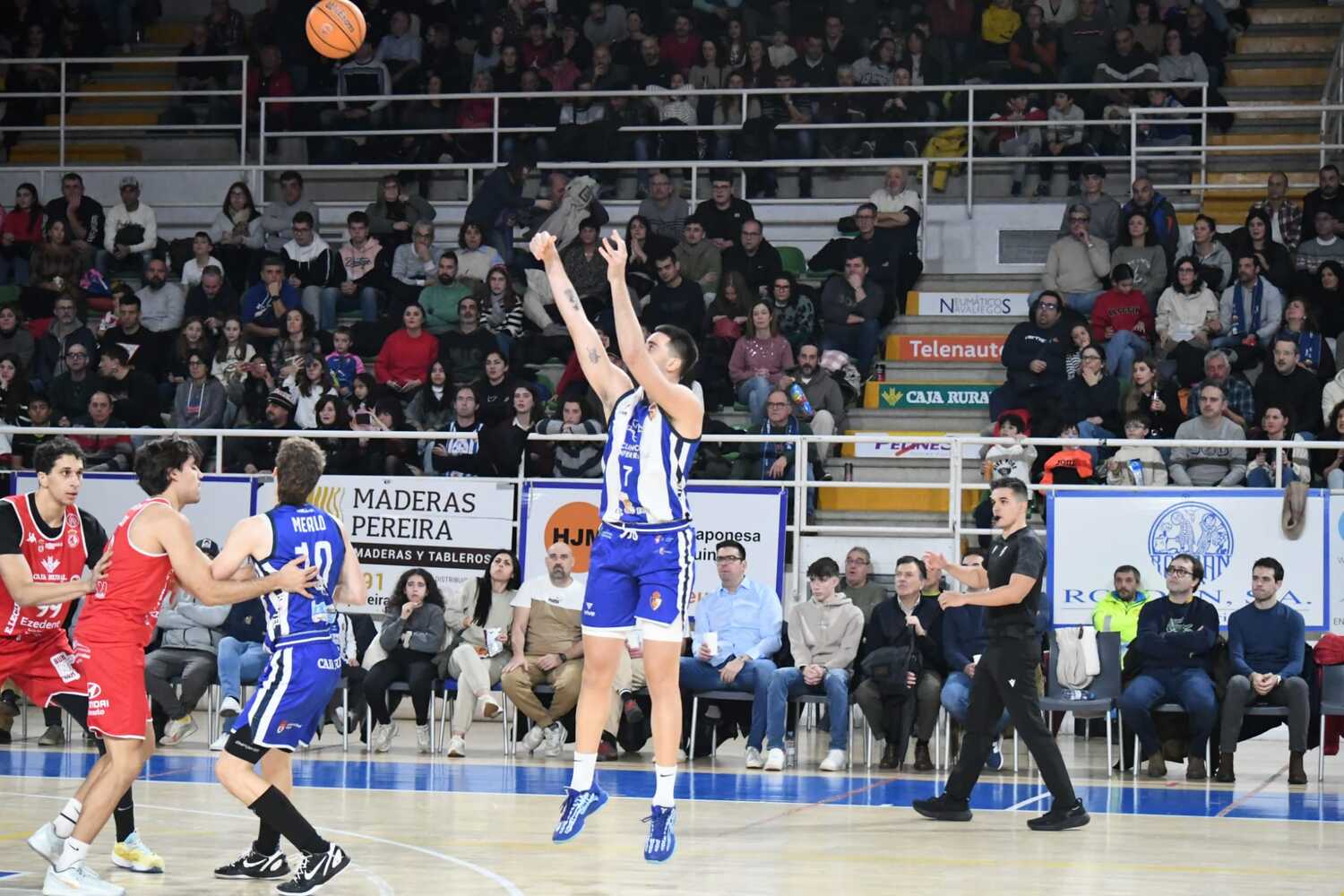 Derbi entre el Clínica Ponferrada y la Cultural Leonesa | Ginés Alonso