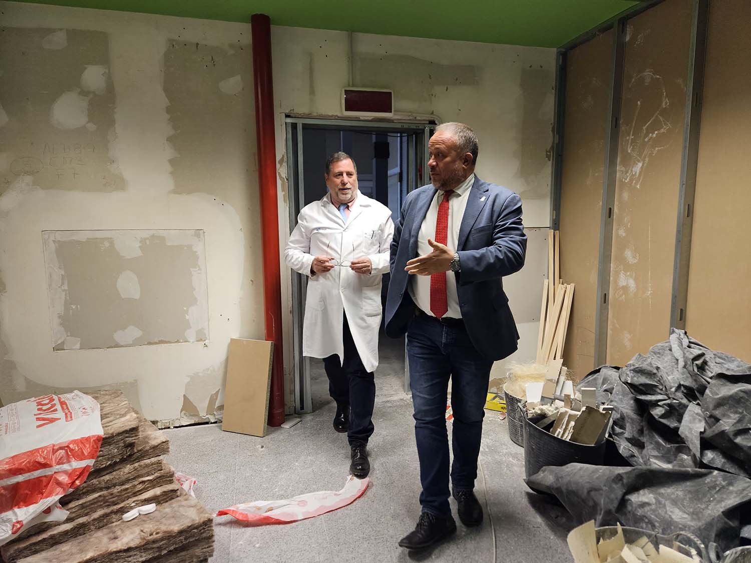 Visita del presidente de la Diputación al Hospital El Bierzo