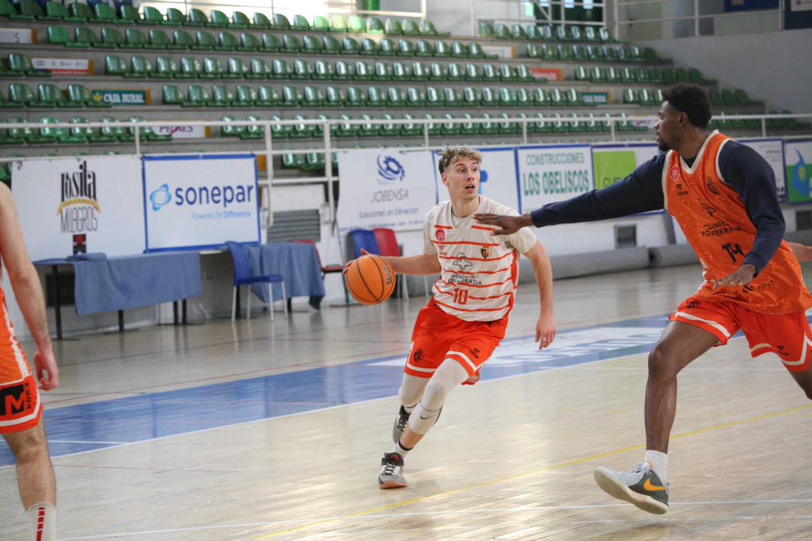 Clínica Ponferrada preparando el encuentro contra el Bueno Arenas Albacete Basket