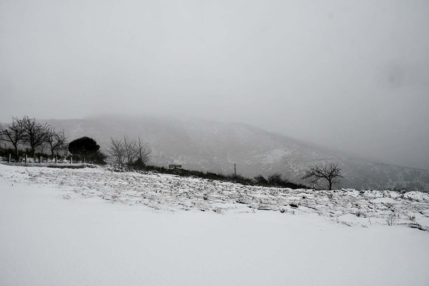 La borrasca Herminia deja un manto de nieve en San Cristobal de Valdueza  (32)