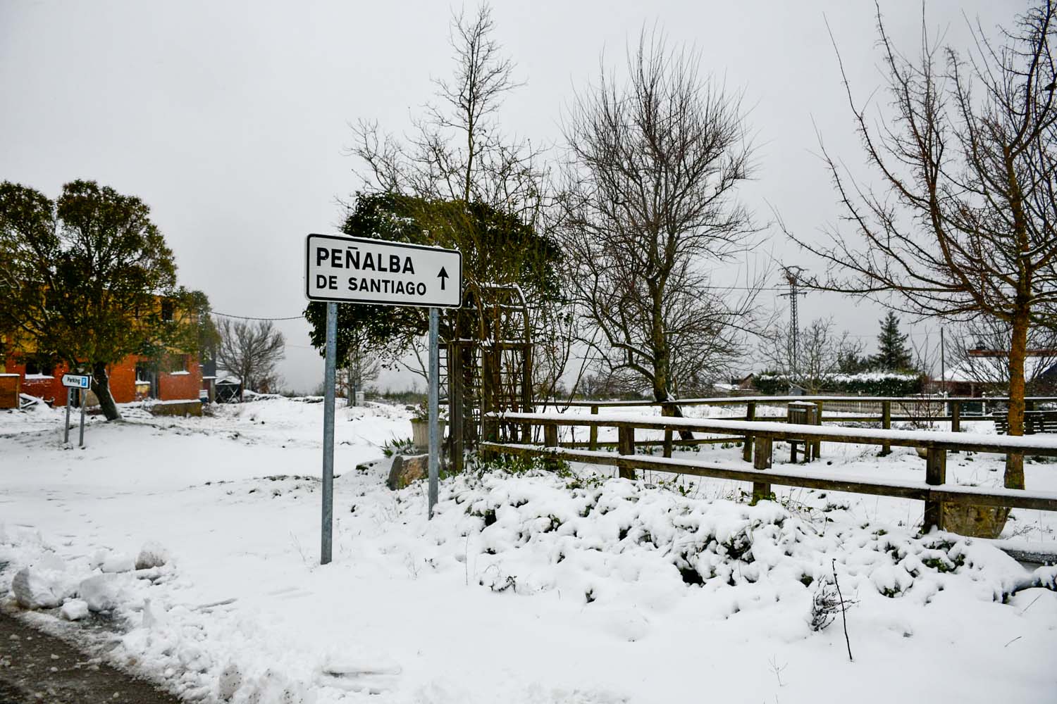 La borrasca Herminia deja un manto de nieve en San Cristobal de Valdueza  (3)