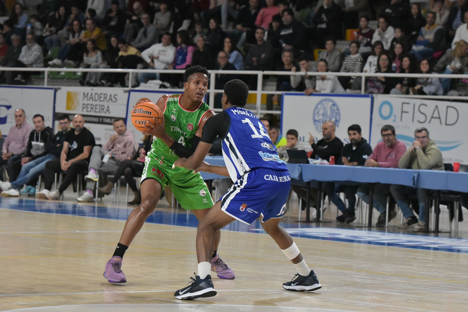 Kingsley Obiorah añade más energía al juego interior del Clínica Ponferrada