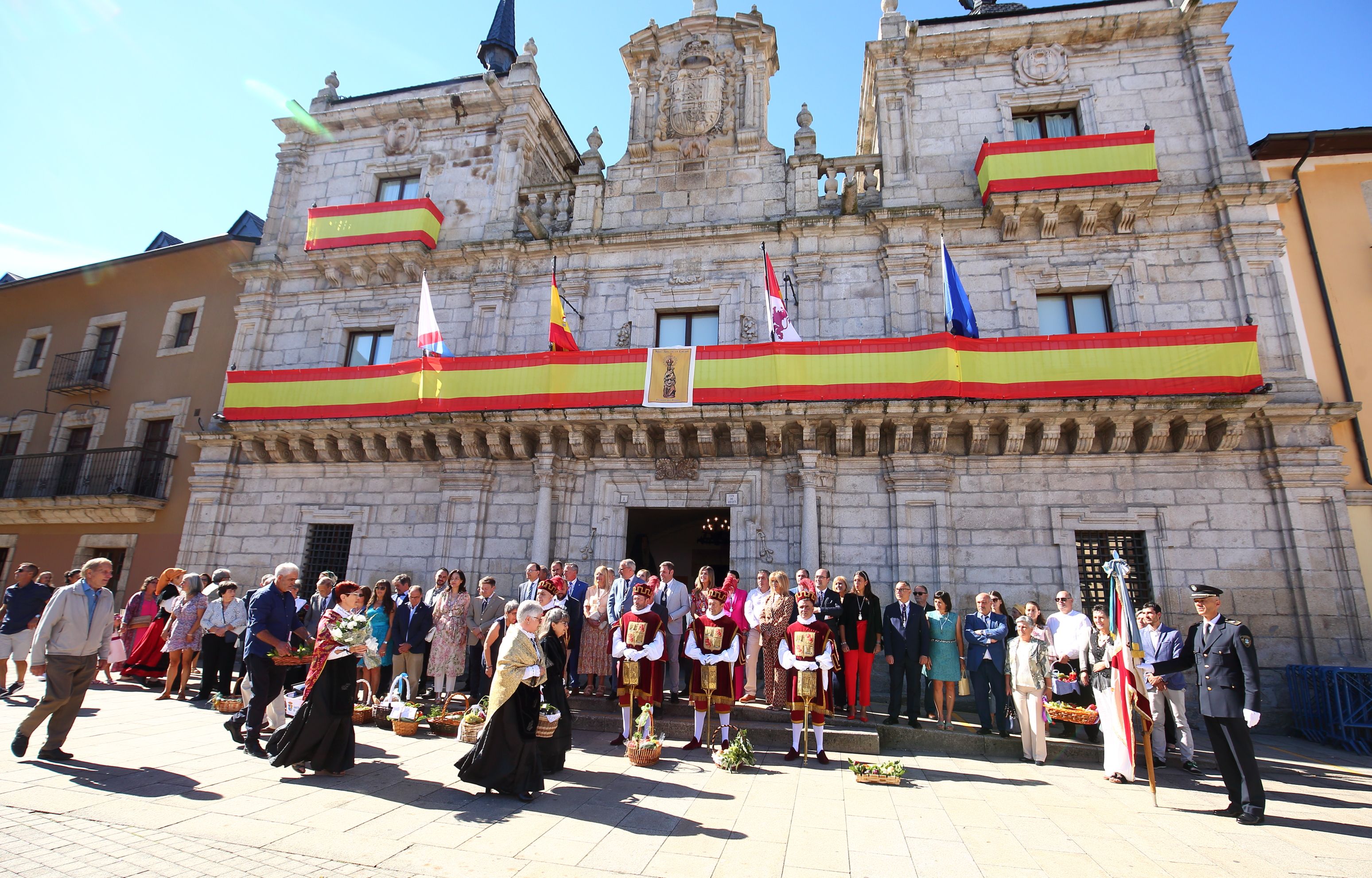 Ofrenda de los pueblos y pedanías de Ponferrada por el día de La Encinina