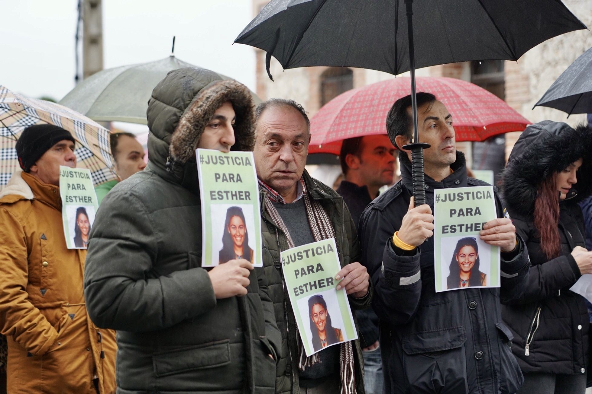 Concentración por la muerte de Esther López en Traspinedo (Valladolid)