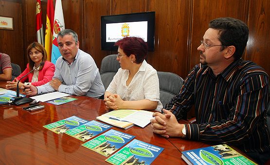 Imagen de la Presentación del I Congreso de Medicina y Terapias Naturales que se celebrará en Ponferrada. César Sánchez (Ical)