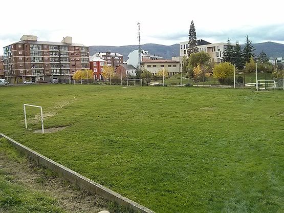 Terrenos donde se va a ubicar el futuro Centro de Salud de Bembibre