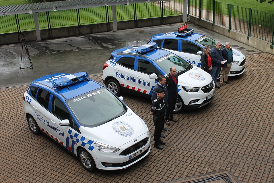 Ponferrada estrena tres coches para la Policía Municipal ...