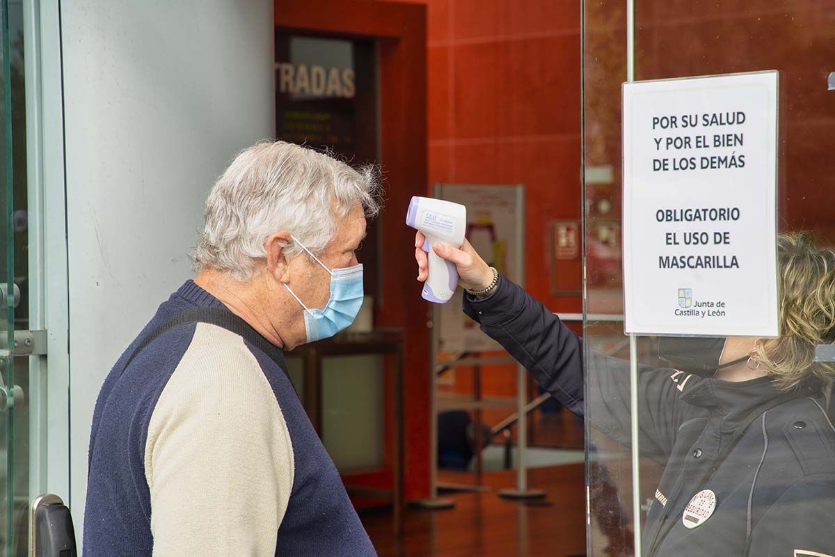 La incidencia en Ponferrada baja de los 100 y Cacabelos notifica los dos únicos positivos COVID del Bierzo